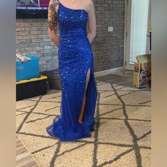 Prom dress! - Picture 2 of 6